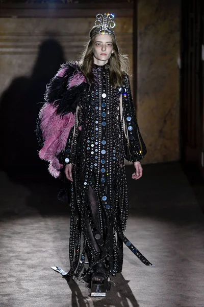 Look 83